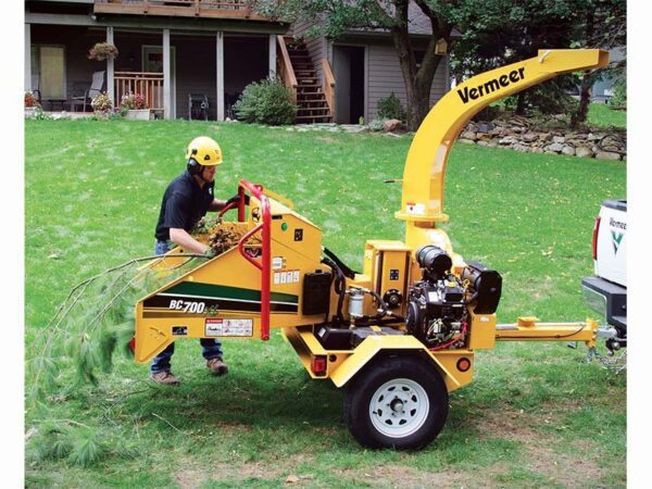 Vermeer Bc700xl - Compact, Efficient, Easy to Use Limb Chipper